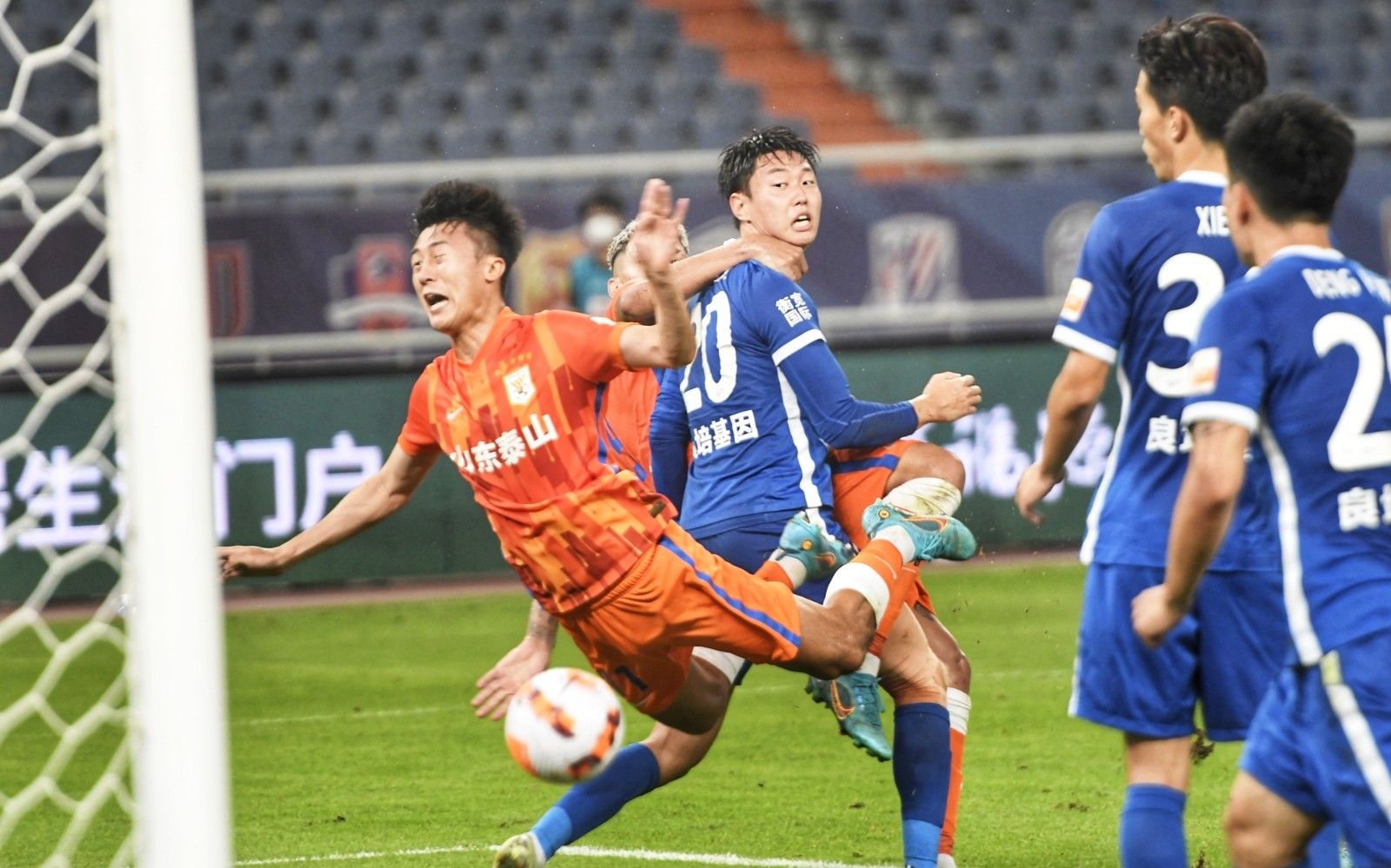 船记：这是保罗举办万圣节派对后的首个主场胜利（船记：保罗办完万圣节派对后，球队主场迎来首胜）