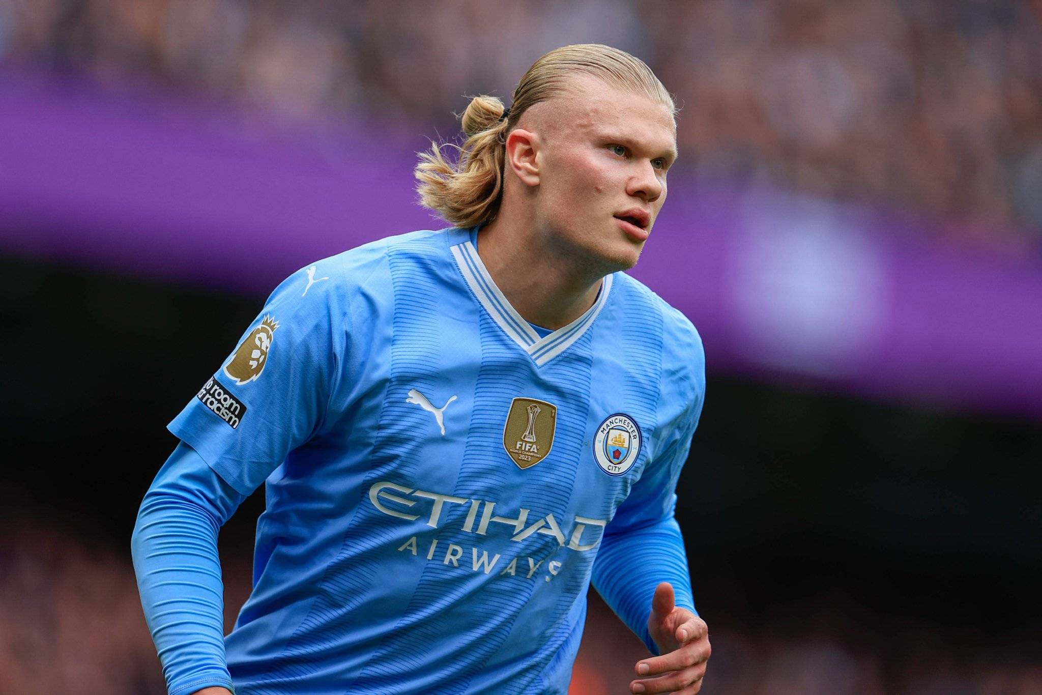 鲍威尔的半场表现：15分钟内艰难得分（鲍威尔半场挣扎：15分钟才艰难拿分）