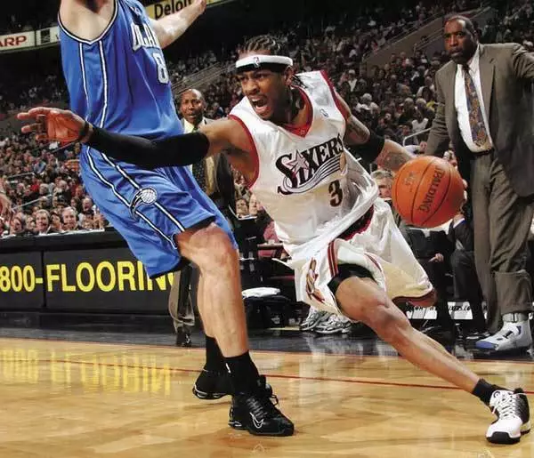 FC26欧冠黄金时刻卡：哈兰德、亚马尔、米利唐、埃斯特旺在列（FC26欧冠黄金时刻卡官宣：哈兰德、亚马尔、米利唐、埃斯特旺入选）