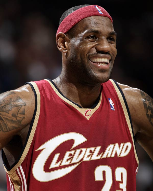 阿莱格里：防守是全队的事，要想赢得比赛就必须弄脏裤子（阿莱格里：防守需全员参与，想赢球就得不怕弄脏球衣）