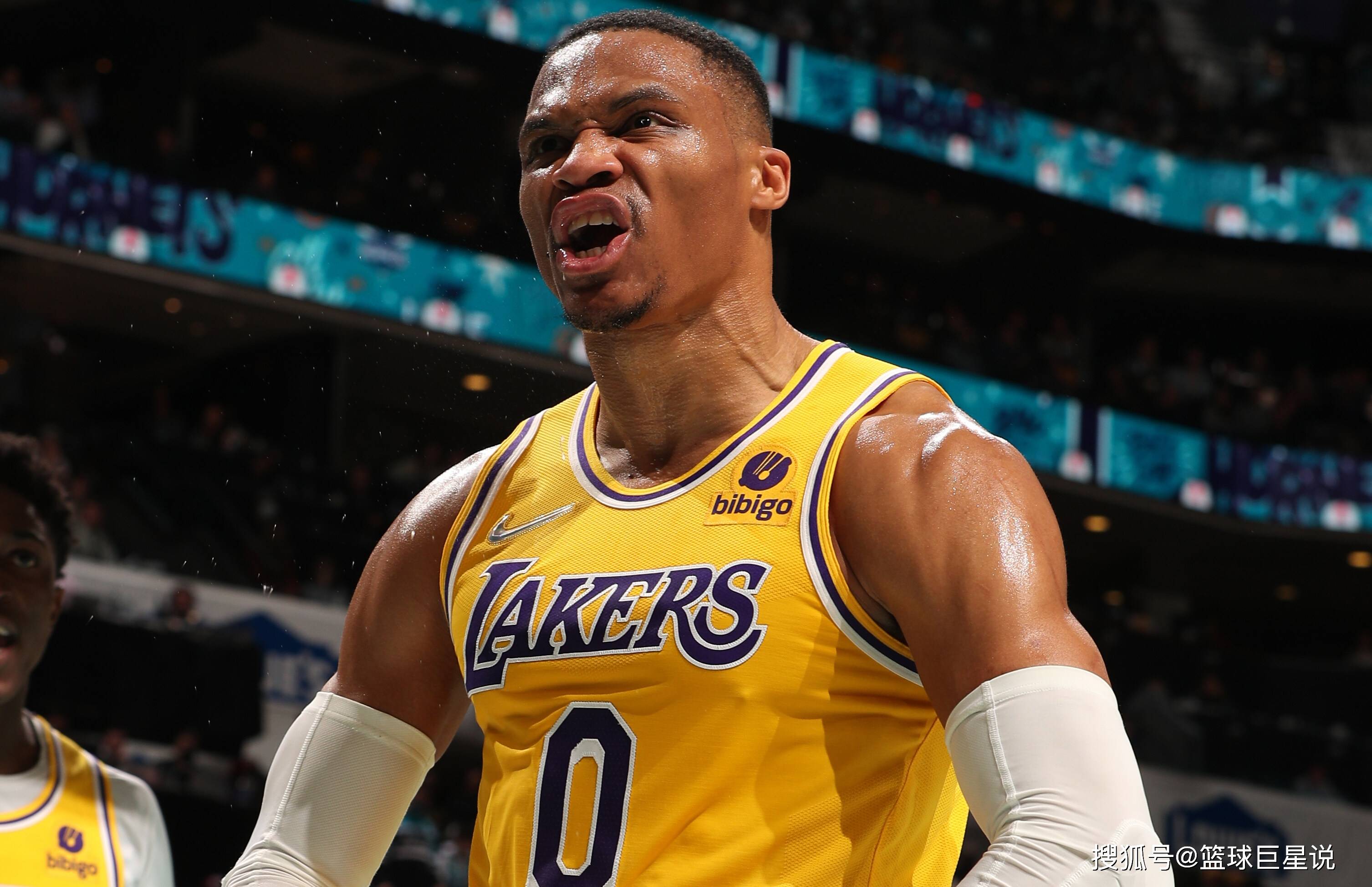 连续第二次扑点，迈尼昂当选米兰德比全场最佳（再度扑出点球，迈尼昂荣膺米兰德比最佳球员）