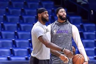 米堡官方：允许主帅爱德华兹与狼队谈判，已与后者达成协议条款（米堡官宣：主帅爱德华兹获准与狼队谈判，双方已就条款达成一致）