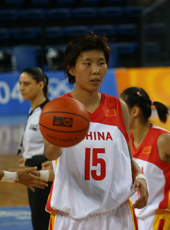 恩里克：裁判只给卡马拉黄牌？只能说舍瓦利耶很幸运没受大伤（恩里克质疑仅罚卡马拉黄牌：舍瓦利耶幸运未受重伤）