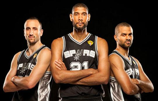 NBA杯半场：亚历山大17分6助，雷霆74-48太阳（NBA杯半场战报：亚历山大17分6助，雷霆74-48领先太阳）