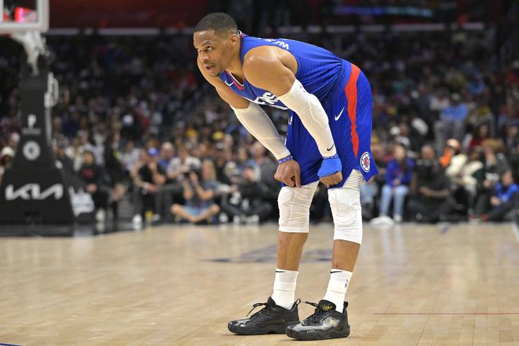 鲍威尔：不担心热火近5场输4场，我们能把细节做得更好（鲍威尔不担心热火近五战四败：细节提升能解决问题）