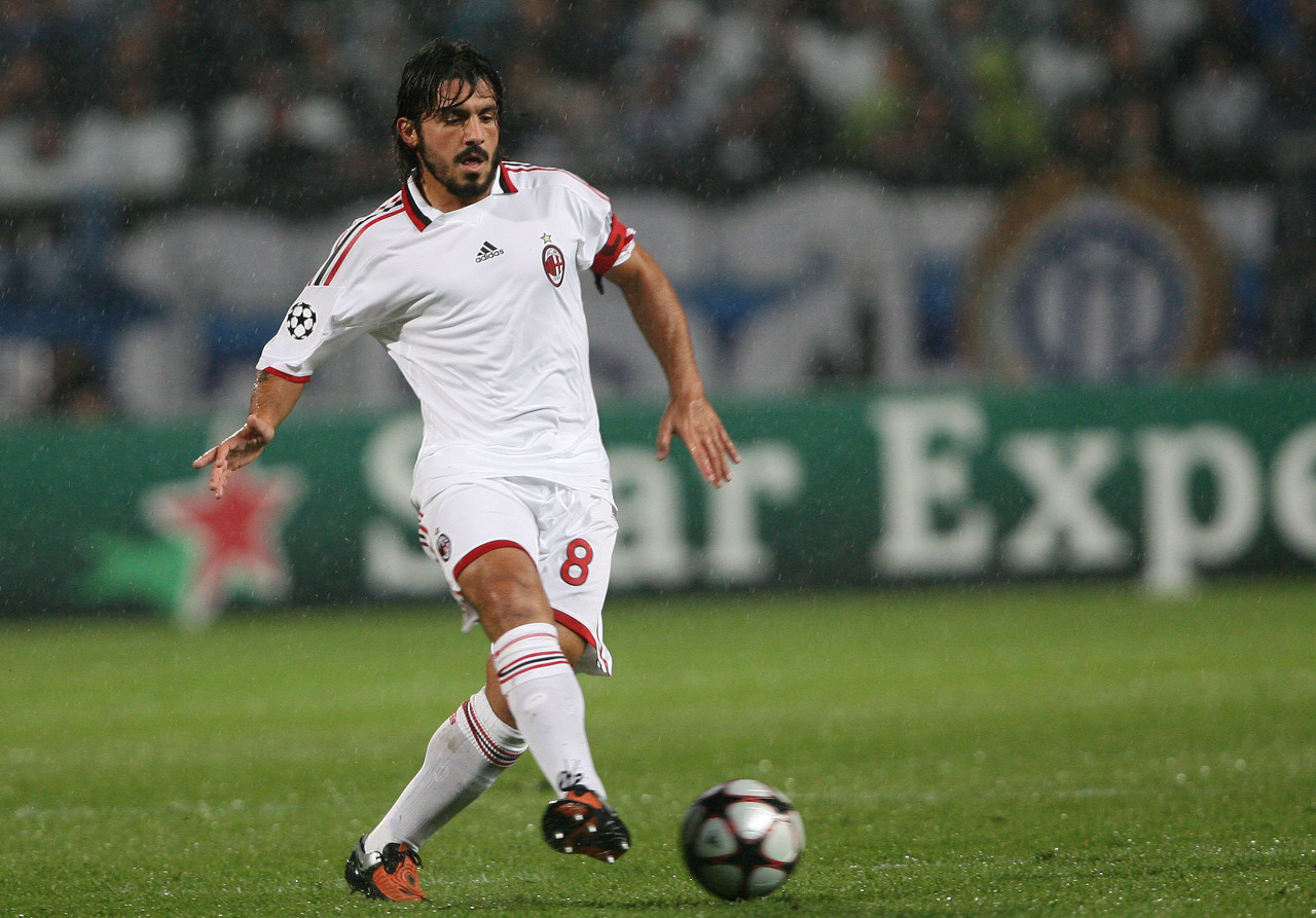 巴萨官方：欧冠对法鹰为高风险，将启动客队球迷安全管控预案（巴萨通告：欧冠对阵法鹰被定为高风险，将启用客队球迷安保预案）