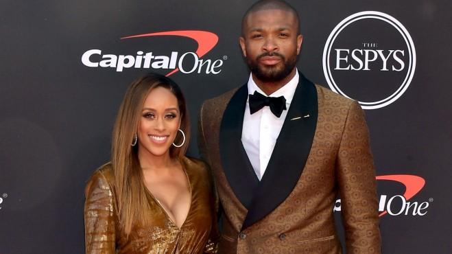 杜伦再次收获大号两双，本赛季已经5次贡献15+15（杜伦再砍豪华两双，本季第5次达成15+15）