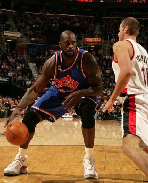 美国名嘴痛批湖人三巨头都不防守（美国评论员怒斥湖人三巨头不愿防守）