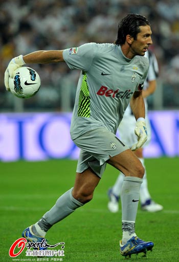 CBA杯战报：扬22分，青岛116-93大胜天津（CBA杯快讯：扬砍下22分，青岛116-93轻取天津）