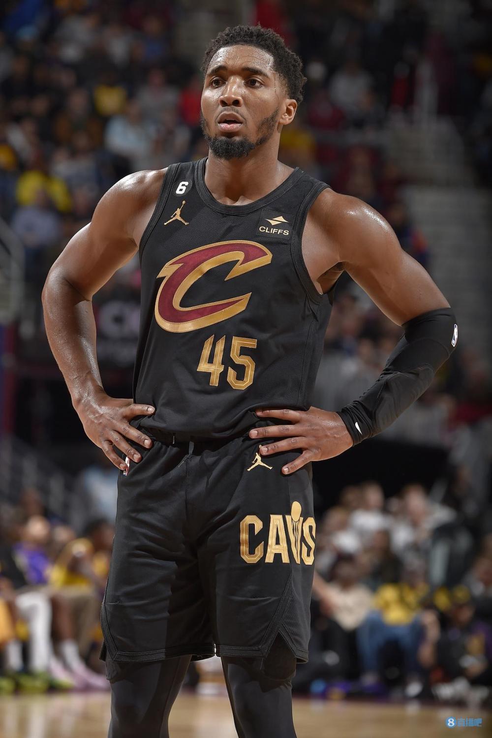 足球中超高层会议召开，讨论联赛未来（中超高层会议召开 商讨联赛未来走向）