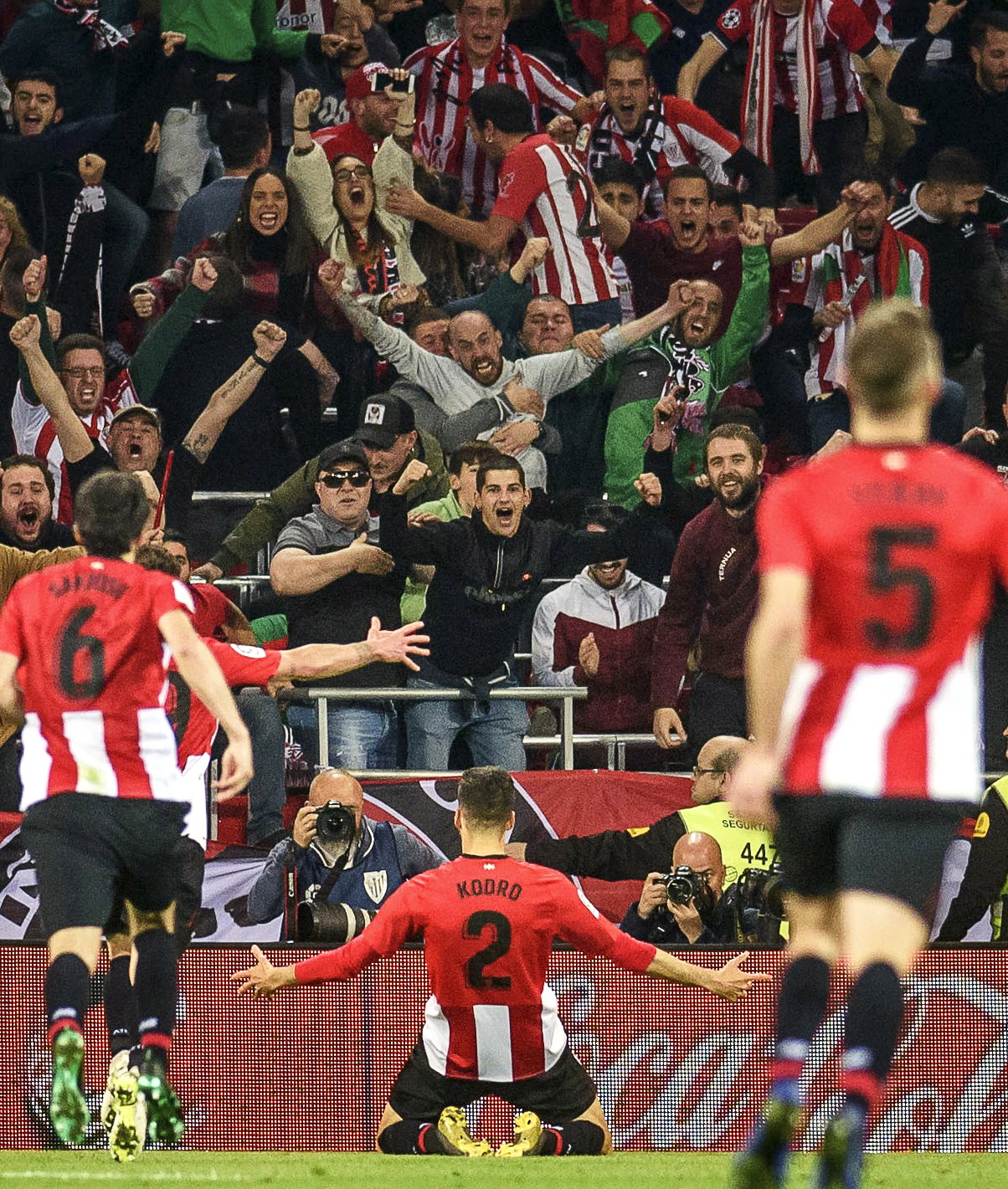 贝弗利加盟希腊联赛首战精彩回顾（贝弗利在希腊联赛的处子战精彩集锦）