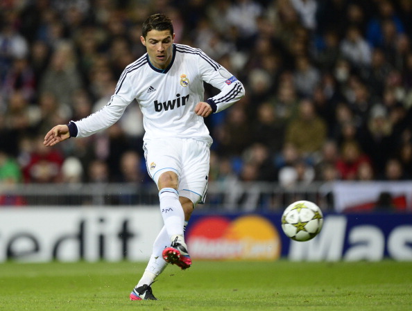 后卫轮番炸！卡斯尔连续借掩护助飞科内特空接暴扣 打停雷霆！（后场火力全开！卡斯尔频借掩护助攻科内特空接重扣，迫使雷霆暂停）