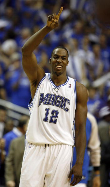 世界足球又一巨星宣布退役（又一位世界足坛巨星正式告别赛场）