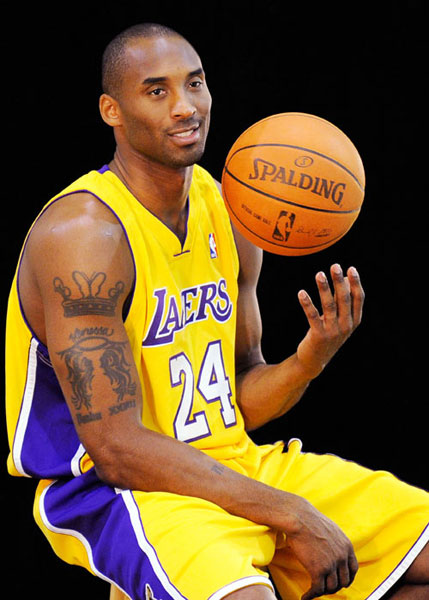 环足奖2025年最佳中场投票：贝林厄姆居首，佩德里位居次席（2025环足奖最佳中场票选：贝林厄姆领跑，佩德里第二）