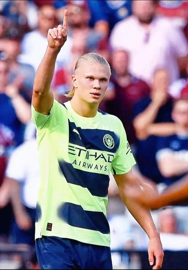 裁判负责人：米兰vs帕尔马的点球判罚正确，这很明显是点球（裁判主管：米兰战帕尔马点球判罚无误，明显应判点球）